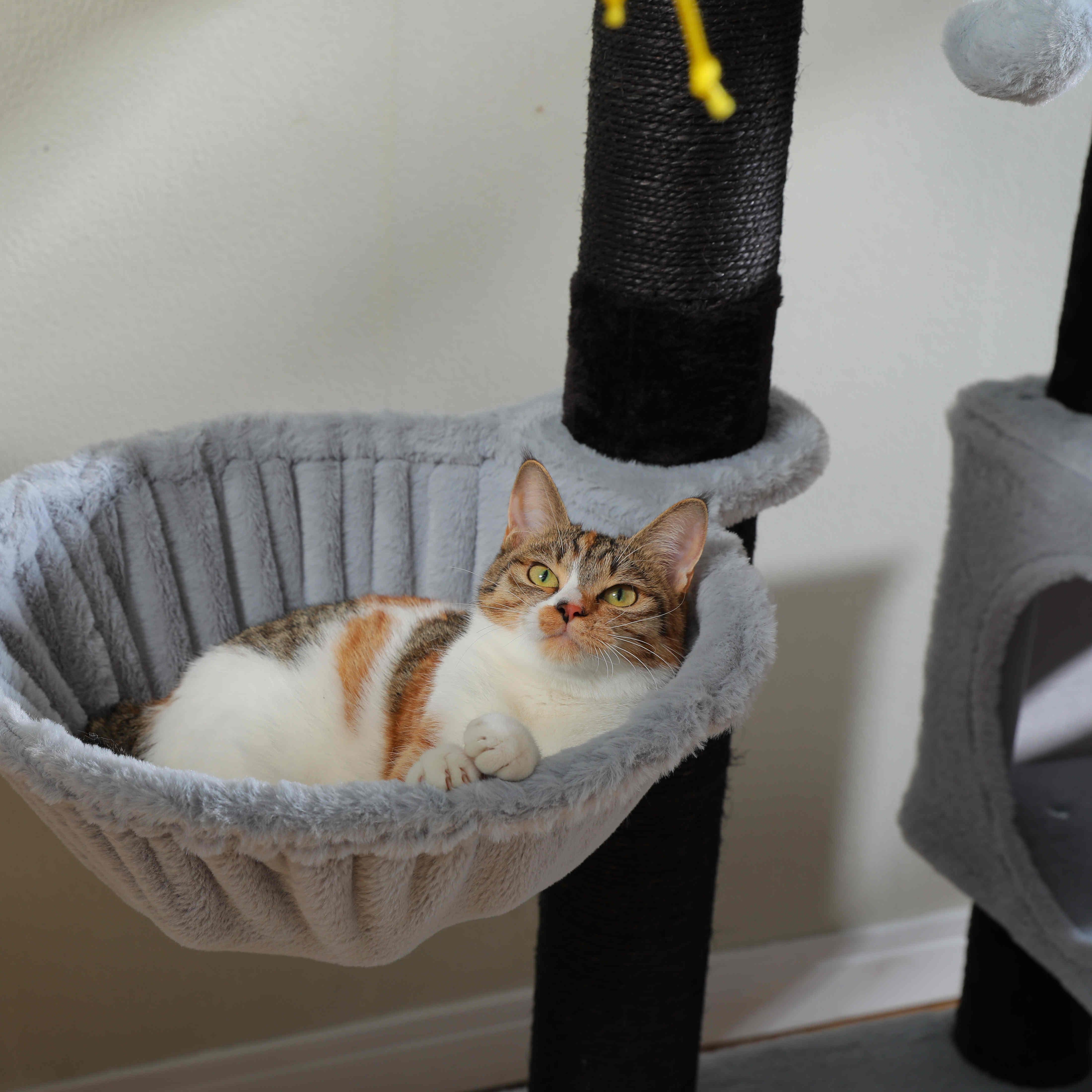 KittyKingdom XXL – Großer Kratzbaum 4